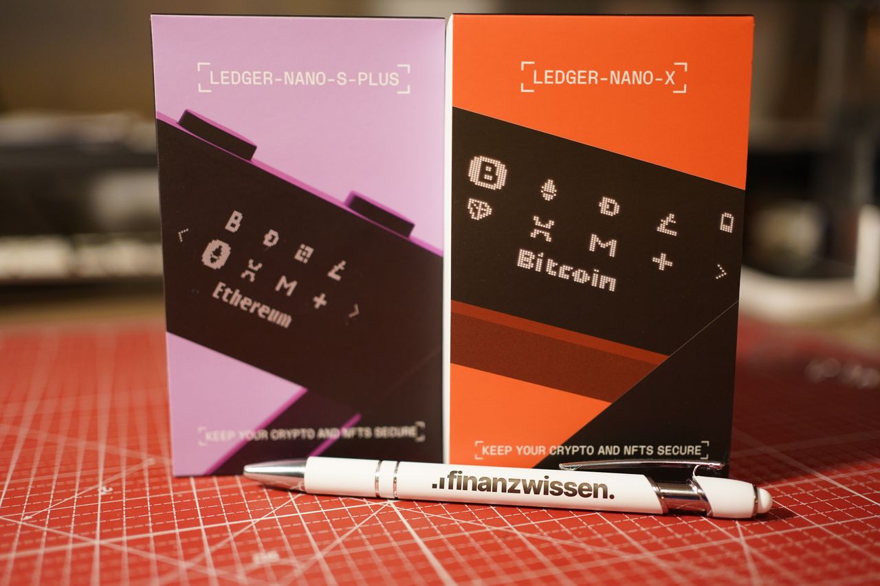 Ledger Nano S Plus image 1